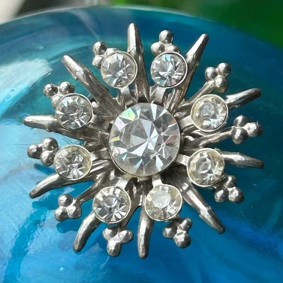 Vintage Atomic Starburst Rhinestone Silver Toned Brooch Measures - Picture 1 of 6